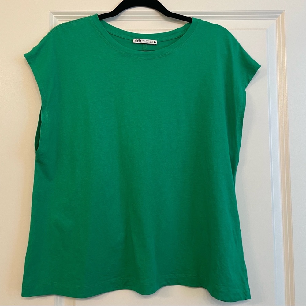 Zara Women’s Muscle Tee